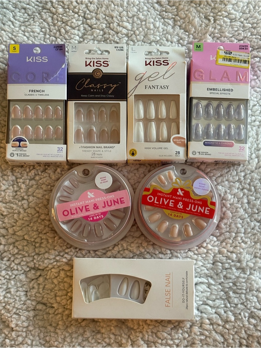 KISS and Olive & June Assorted Press-On Nail Set in Neutral
